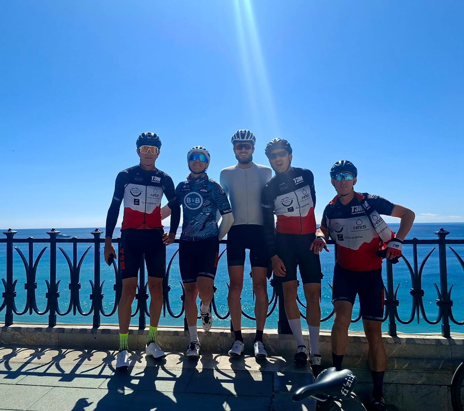 Stage Espagne 2026 - groupe au bord de la mer